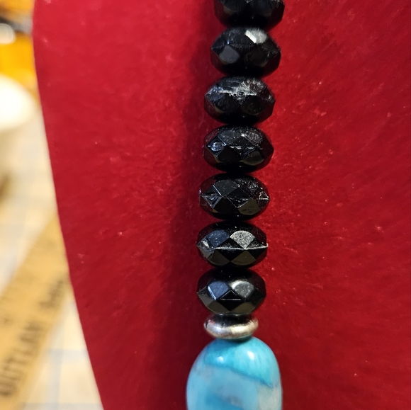 Vintage black acrylic and turquoise necklace.  Very pretty, in excellent shape. - Picture 6 of 6